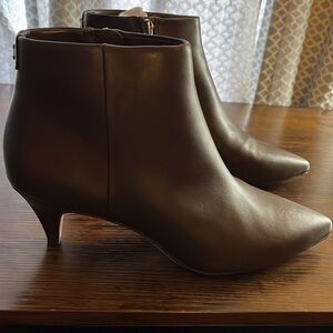Circus Sam Edelman Elegant Brown Ankle Boots
Kitten Heels Size 8